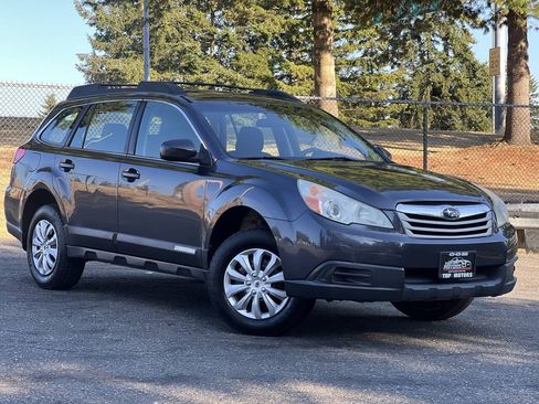 Used 2010 Subaru Outback 2.5i AWD/4WD image 1
