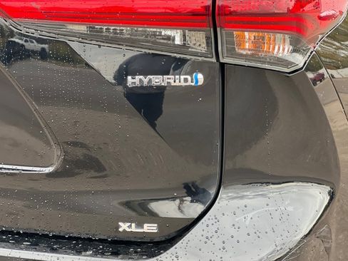 Used 2020 Toyota Highlander XLE image 23