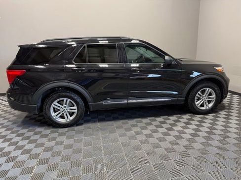 Used 2022 Ford Explorer XLT image 7