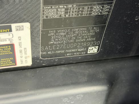 Used 2023 Land Rover Defender 110 X-Dynamic SE AWD/4WD image 18