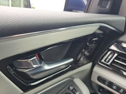 Used 2025 Acura MDX w/ Technology Package FWD image 34
