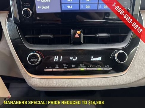 Used 2021 Toyota Corolla LE image 3