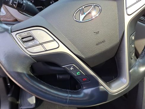 Used 2018 Hyundai Santa Fe Limited FWD image 11