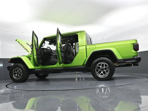 Used 2025 Jeep Gladiator Rubicon AWD/4WD image 46