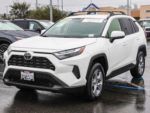 Certified 2025 Toyota RAV4 LE image 18