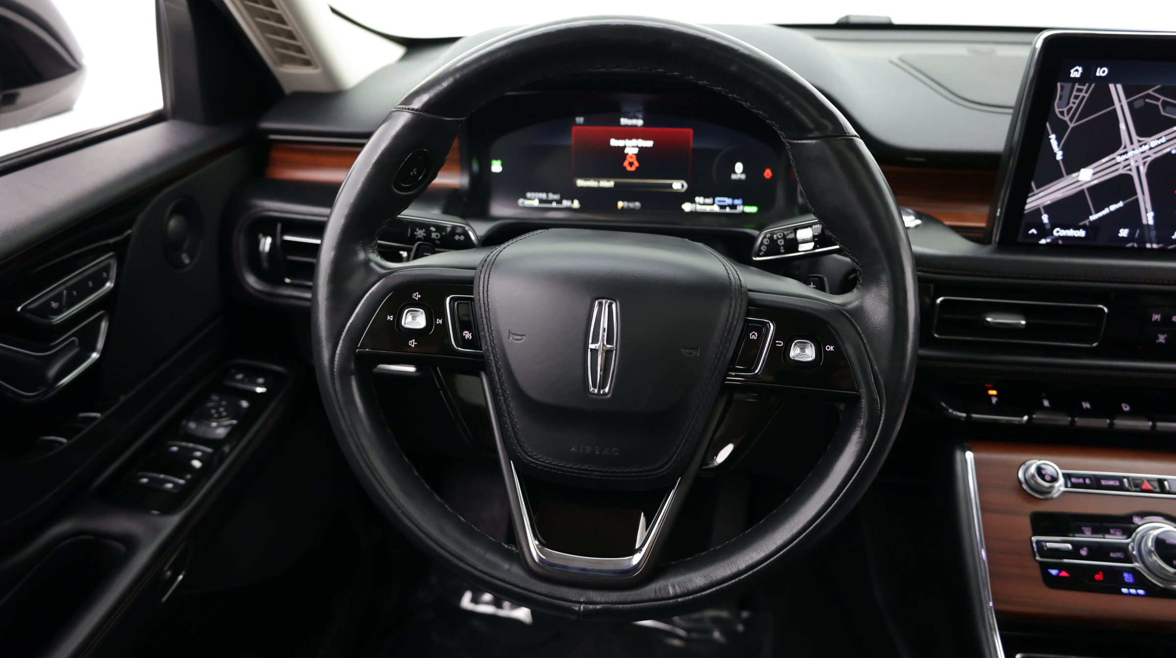 Used 2022 Lincoln Aviator Grand Touring w/ Equipment Group 301A AWD/4WD image 37
