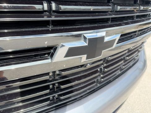 Used 2022 Chevrolet Suburban RST w/ Luxury Package AWD/4WD image 37