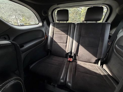 Used 2018 Dodge Durango SRT w/ Technology Group AWD/4WD image 17