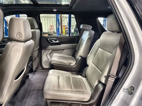 Used 2021 Chevrolet Tahoe Z71 w/ Z71 Off-Road Package image 24