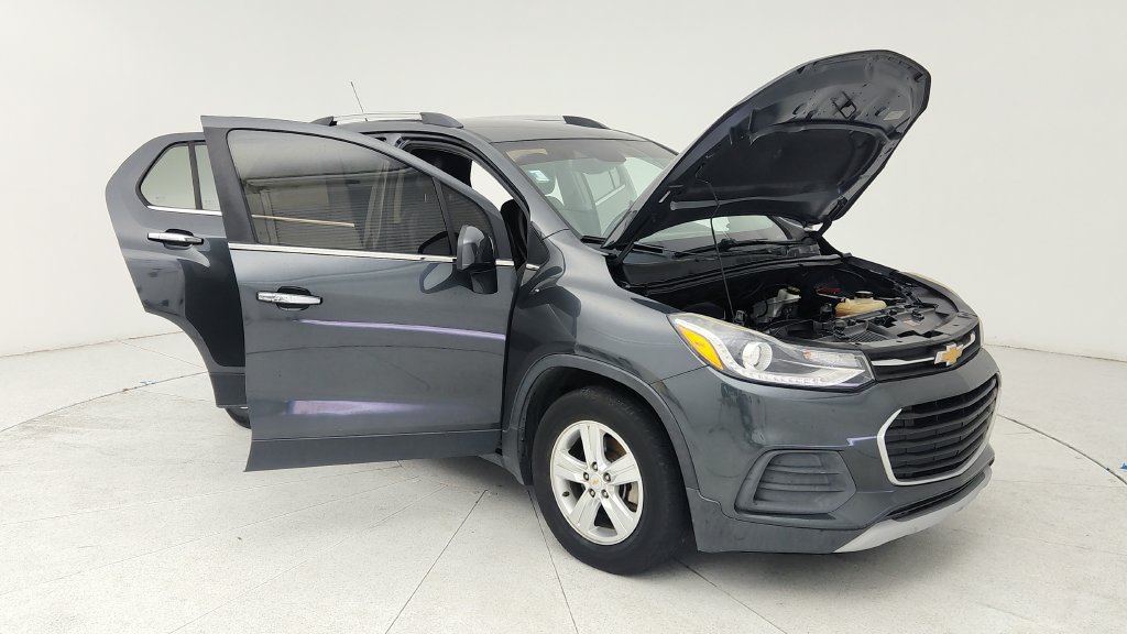 Used 2018 Chevrolet Trax LT w/ LT Convenience Package FWD image 9