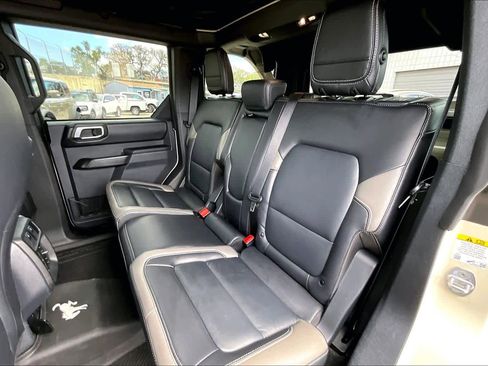 Used 2025 Ford Bronco Outer Banks image 24