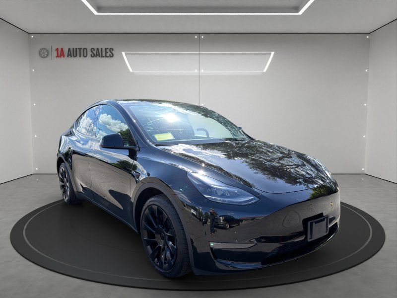 Used 2024 Tesla Model Y Long Range AWD/4WD image 7