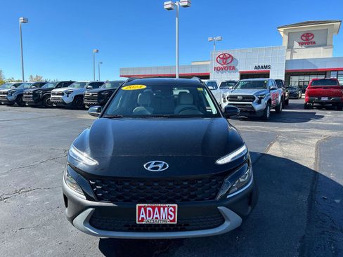 Used 2023 Hyundai Kona SEL image 3