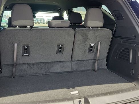 New 2026 Chevrolet Traverse LT w/ Midnight/Sport Edition FWD image 18