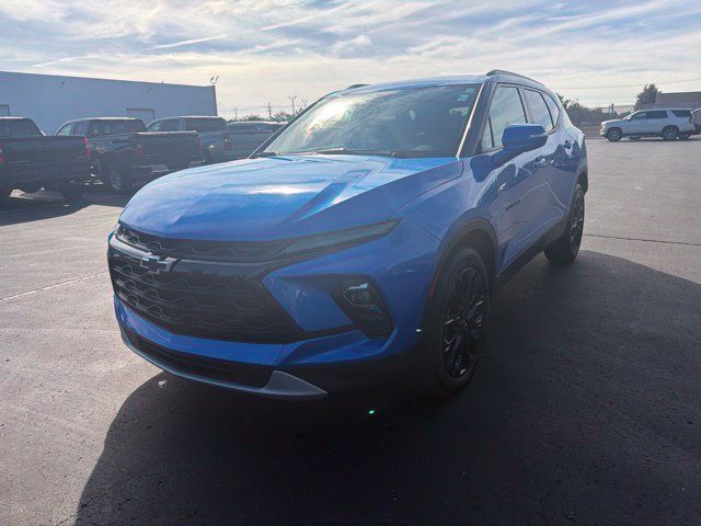 Certified 2024 Chevrolet Blazer LT w/ LPO, Black Grille Bar Package FWD image 2