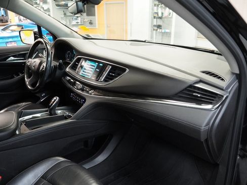 Used 2019 Buick Enclave Avenir w/ Avenir Technology Package image 33