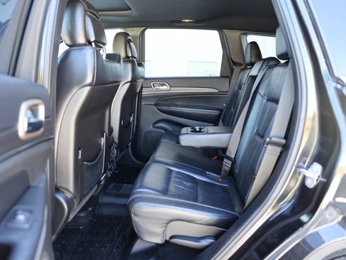 Used 2015 Jeep Grand Cherokee Limited image 16