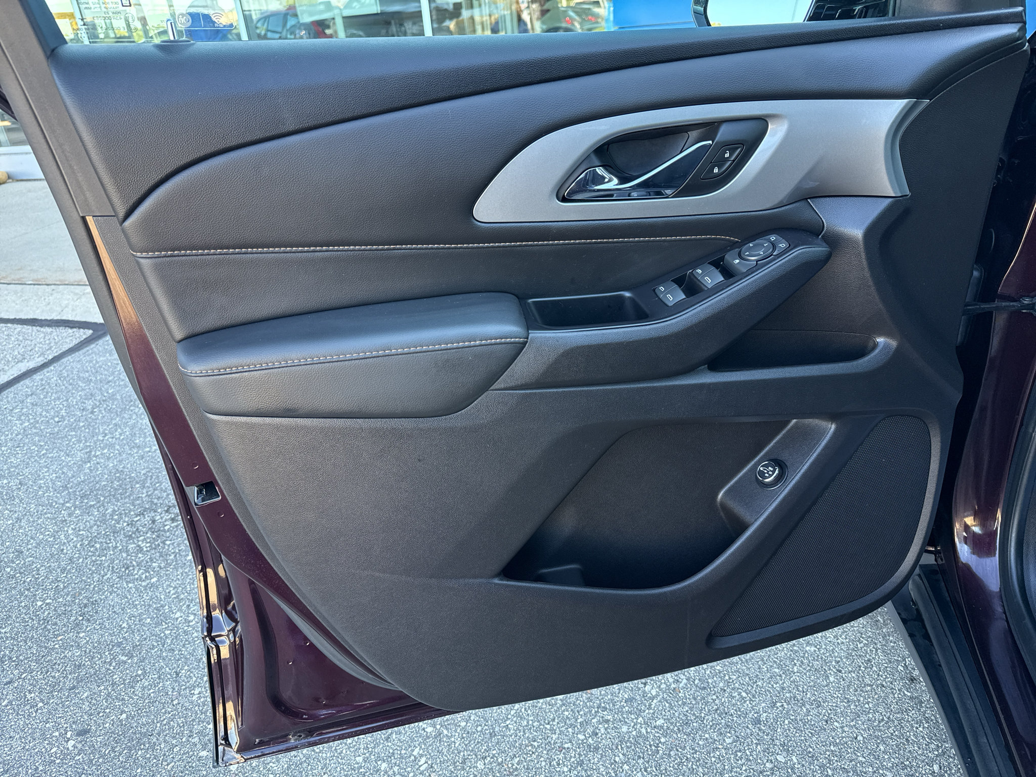 Used 2018 Chevrolet Traverse LT AWD/4WD image 41