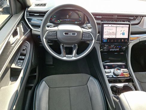 Certified 2023 Jeep Grand Cherokee Trailhawk w/ Luxury Tech Group III image 11