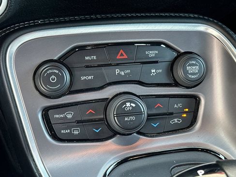 Used 2022 Dodge Challenger GT RWD image 19