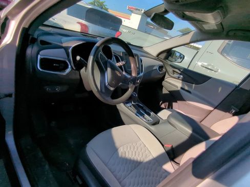 Used 2019 Chevrolet Equinox LS w/ LS Convenience Package AWD/4WD image 7