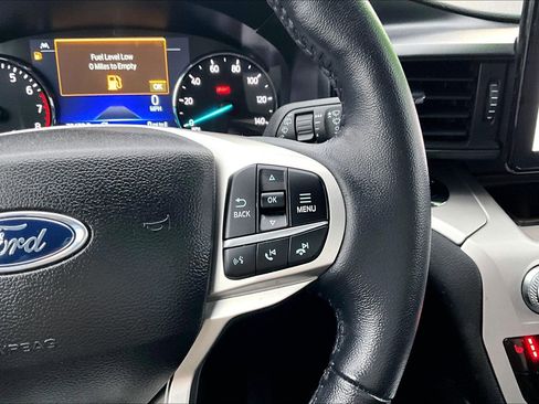 Used 2024 Ford Explorer XLT image 19