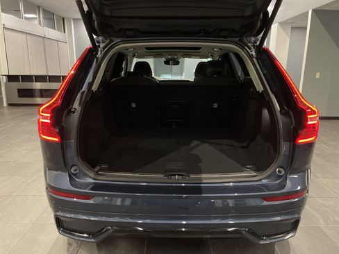 Used 2025 Volvo XC60 B5 Plus image 35