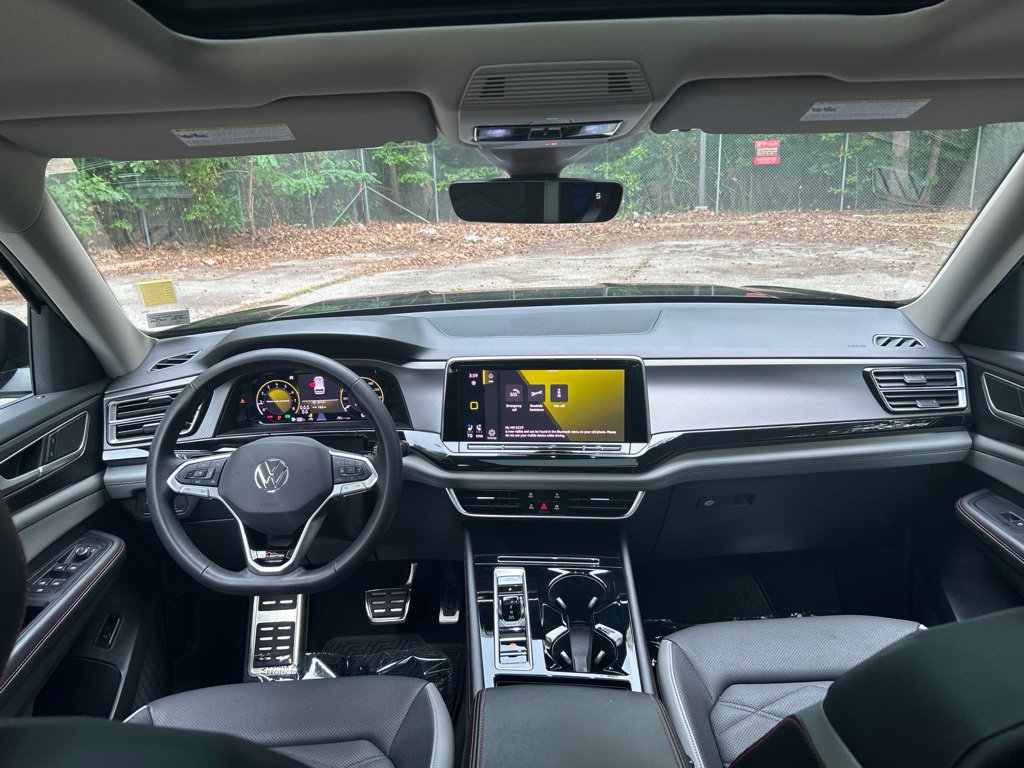 Used 2024 Volkswagen Atlas Peak Edition SE AWD/4WD image 29