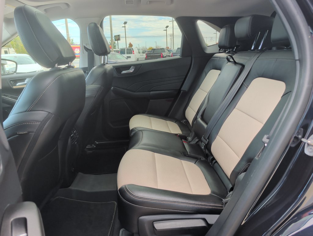 Used 2021 Ford Escape Titanium w/ Titanium Premium Package FWD image 20