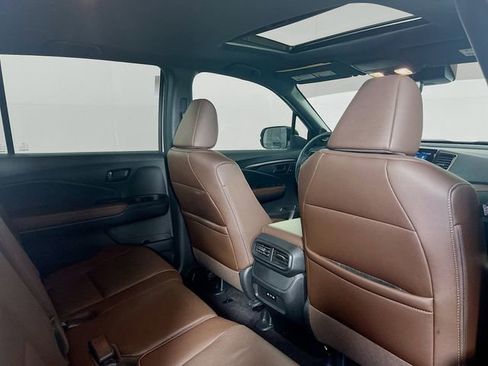 Used 2024 Honda Passport EX-L image 9
