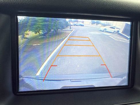 Used 2017 Chevrolet Suburban LT image 32