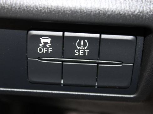 Used 2016 MAZDA MX-5 Miata Club RWD image 23