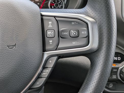 New 2026 RAM 1500 Express AWD/4WD image 23