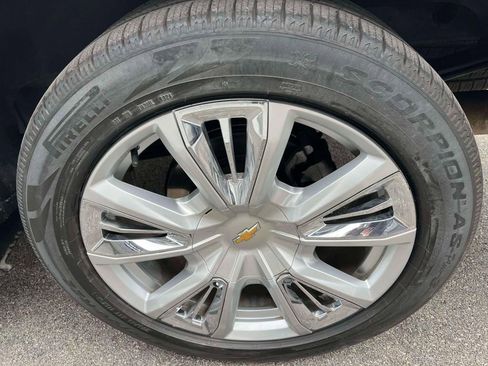 Certified 2023 Chevrolet Silverado 1500 High Country w/ Technology Package image 3