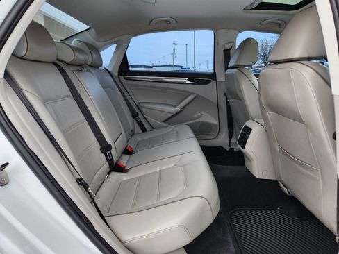 Used 2018 Volkswagen Passat 2.0T SE image 13