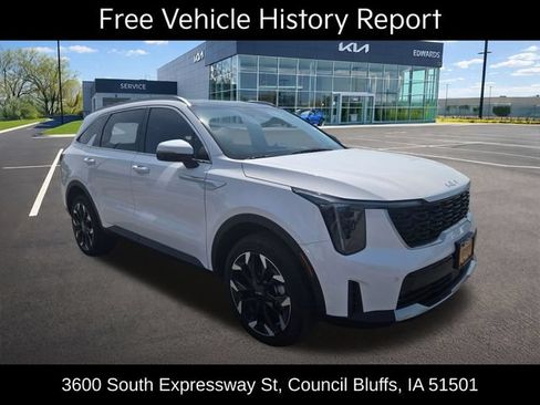Used 2025 Kia Sorento EX w/ Panoramic Sunroof Package AWD/4WD image 3