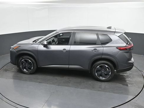 Used 2025 Nissan Rogue SV AWD/4WD image 37