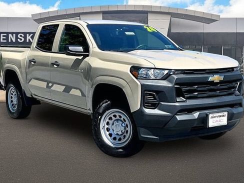 Used 2024 Chevrolet Colorado W/T RWD image 10