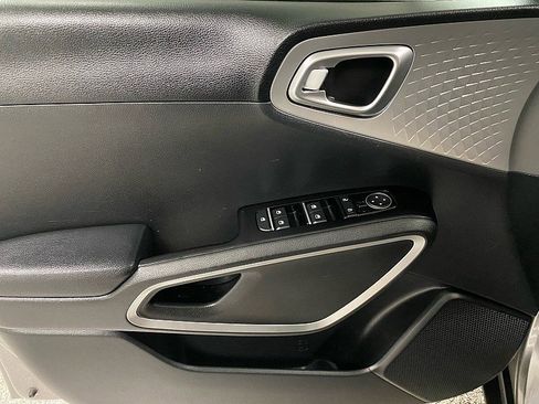 Used 2023 Kia Soul LX w/ Option Group 015 image 9