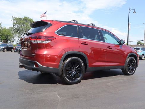 Used 2019 Toyota Highlander SE AWD/4WD image 5