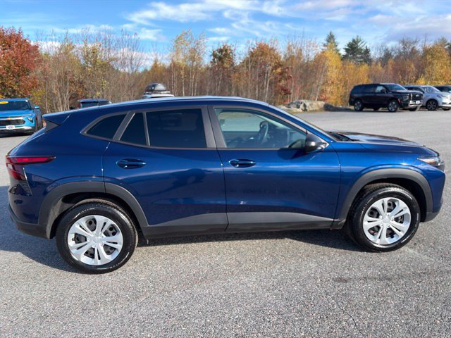 Used 2024 Chevrolet Trax LS w/ Driver Confidence Package FWD image 8