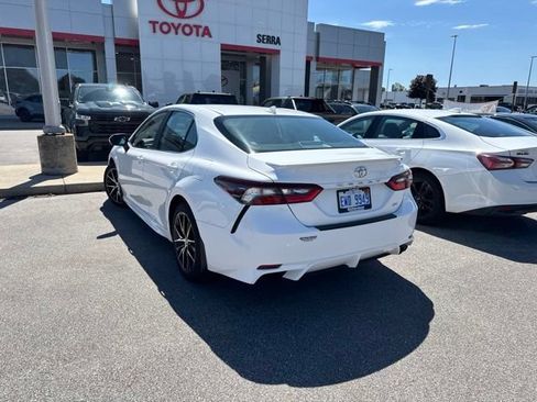 Used 2021 Toyota Camry SE w/ Convenience Package FWD image 7