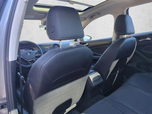 Used 2021 Volkswagen Jetta SEL Premium image 19