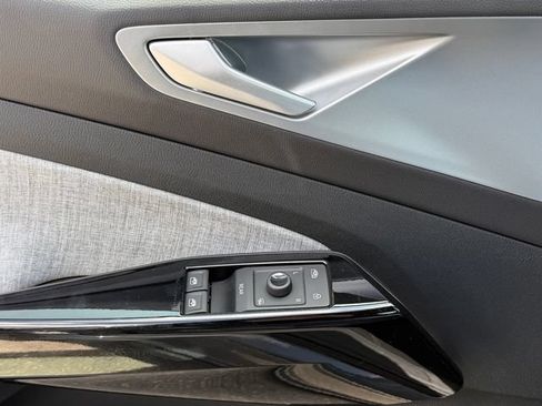 New 2026 Volkswagen ID.4 Pro RWD image 21
