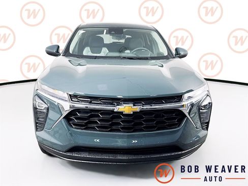 New 2026 Chevrolet Trax LS w/ LS Convenience Package FWD image 2