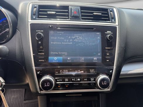 Used 2019 Subaru Outback 2.5i Premium AWD/4WD image 18