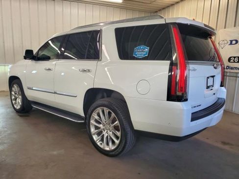 Used 2020 Cadillac Escalade Luxury AWD/4WD image 4