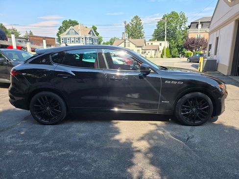 Used 2020 Maserati Levante GranSport AWD/4WD image 2