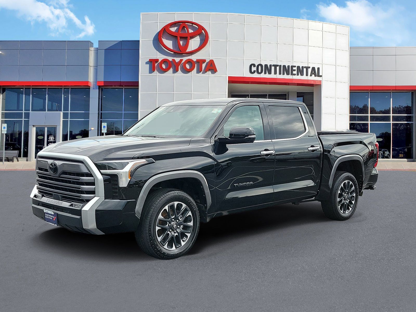 Used 2025 Toyota Tundra Limited AWD/4WD image 3