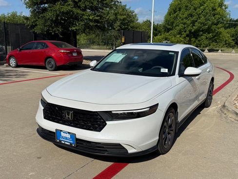 Used 2023 Honda Accord EX image 1